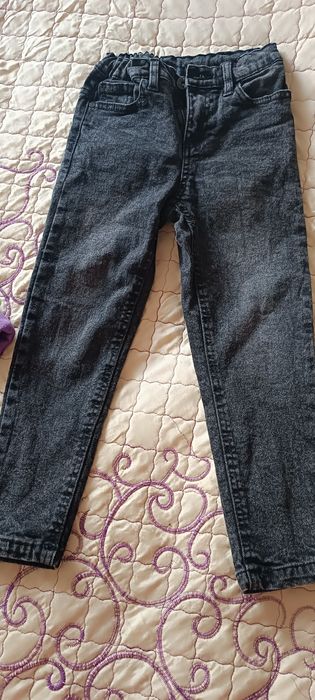 Тепла туніка, кофта і джинси.