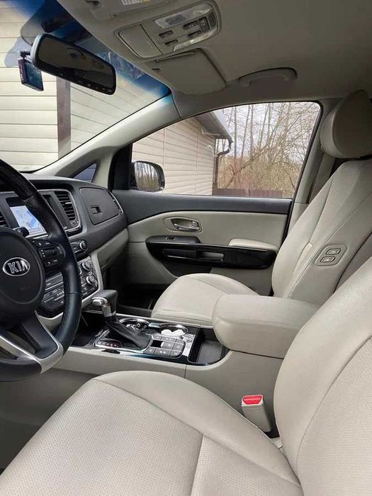 2018 Kia Carnival  2.2 дизель 9 місна