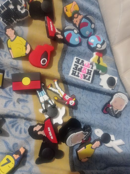 Продам джибетсы для кроксов