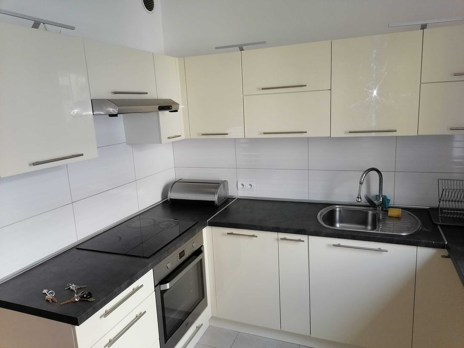 Wynajmę 3-pokojowe mieszkanie z garażem na Parkitce.