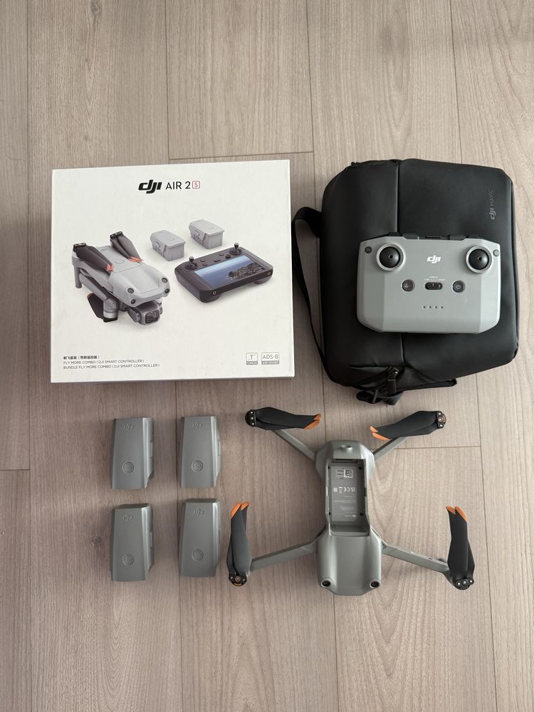 DJI AIR 2S Fly More Combo