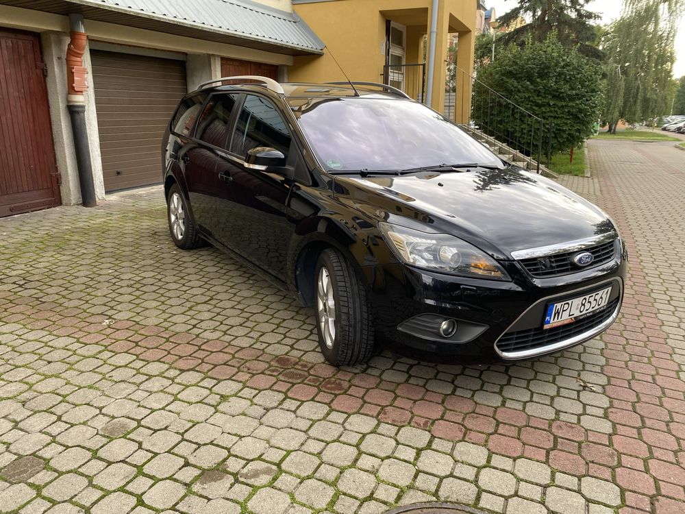 Ford Focus MK2 Polift 1.8benzyna 125km FULL WERSJA XENON HAK 2kpl OPON