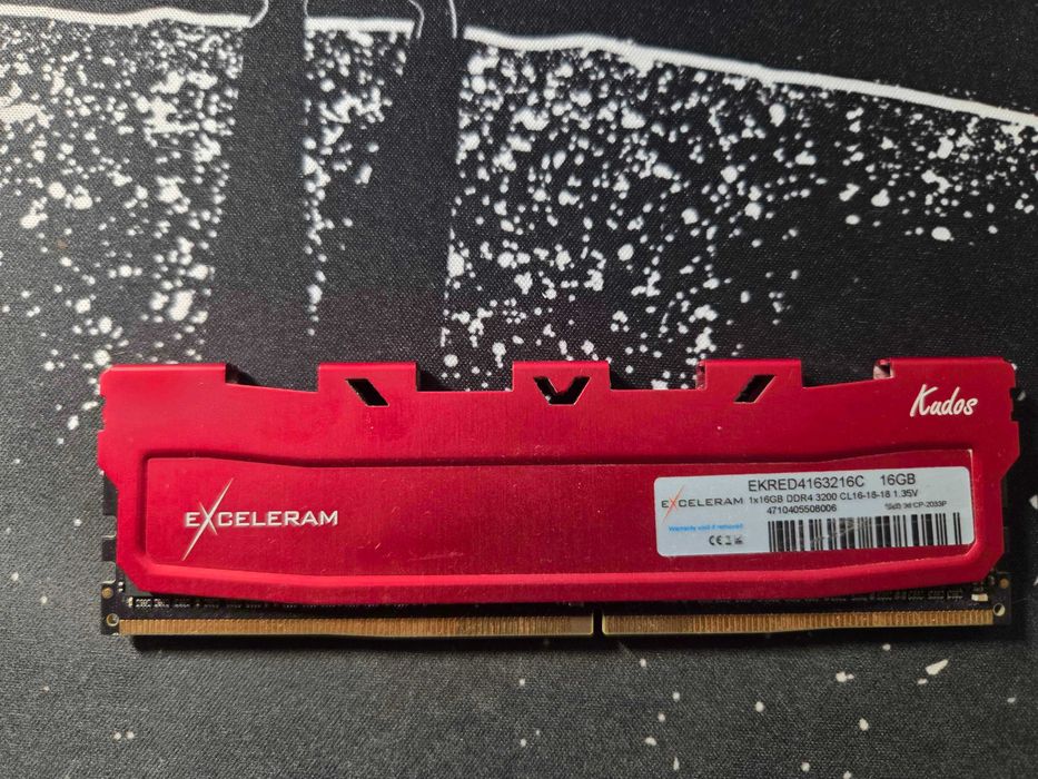 Exceleram ddr4 16gb 3200 cl16-18-18
