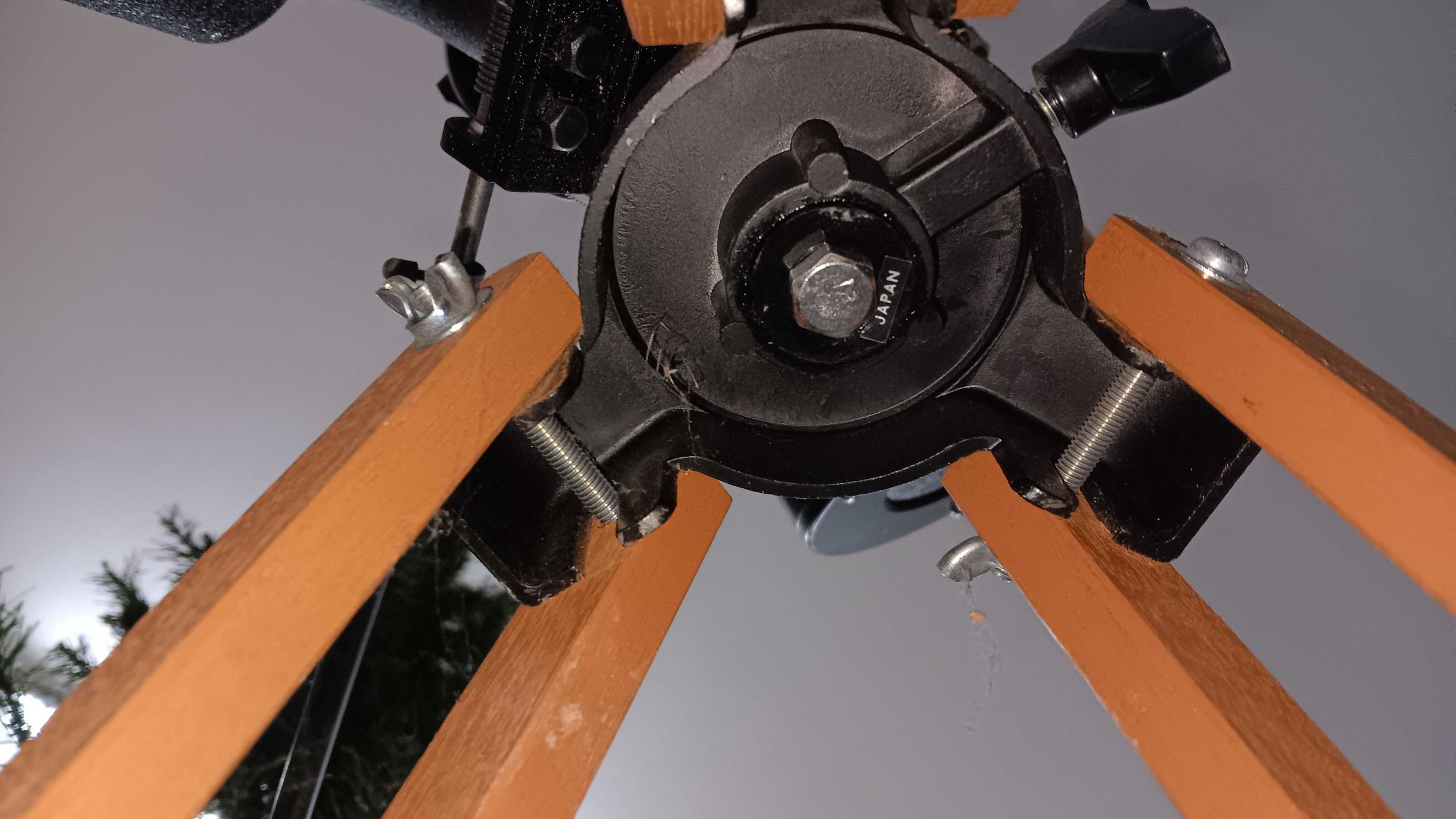 Telescópio reflector newtoniano com montagem equatorial - Skymaster