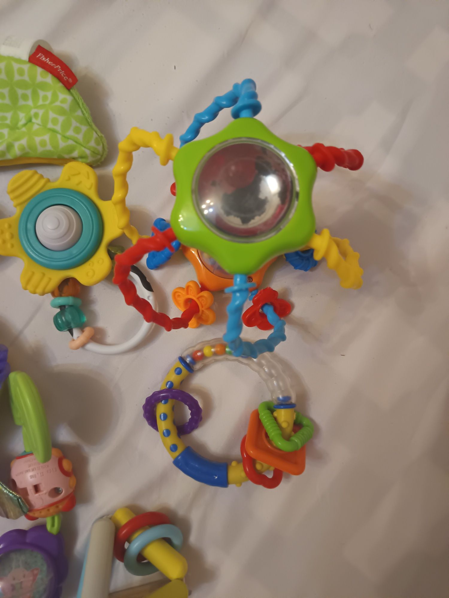 Zestaw grzechotek zabawek dla większego niemowlaka