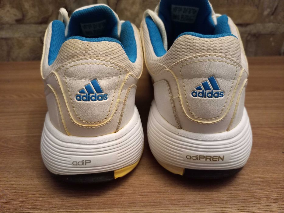 Кроссовки теннисные adidas размер 36.