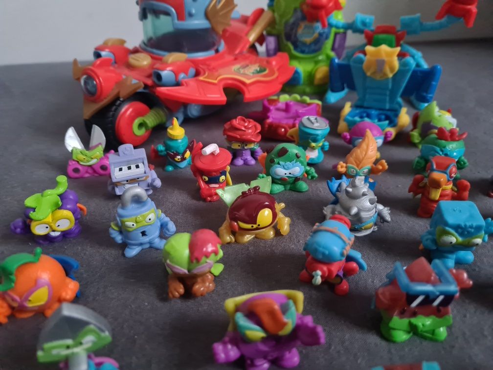 Samochód Zings + Figurki i Egzoszkielet