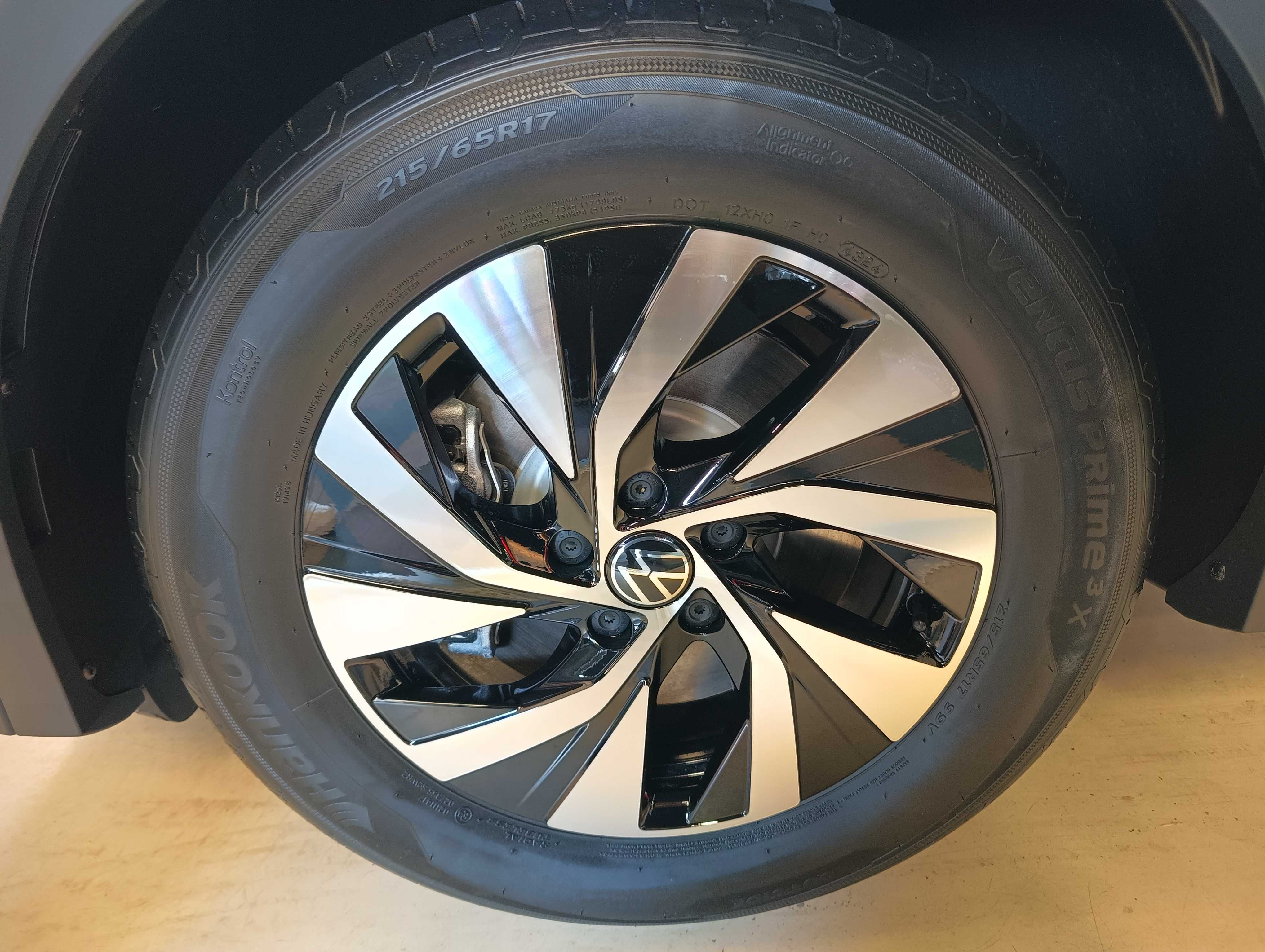 Opony Hankook Ventus Prime 3X 215/65 R17 99V – jak nowe, tylko 200 km!