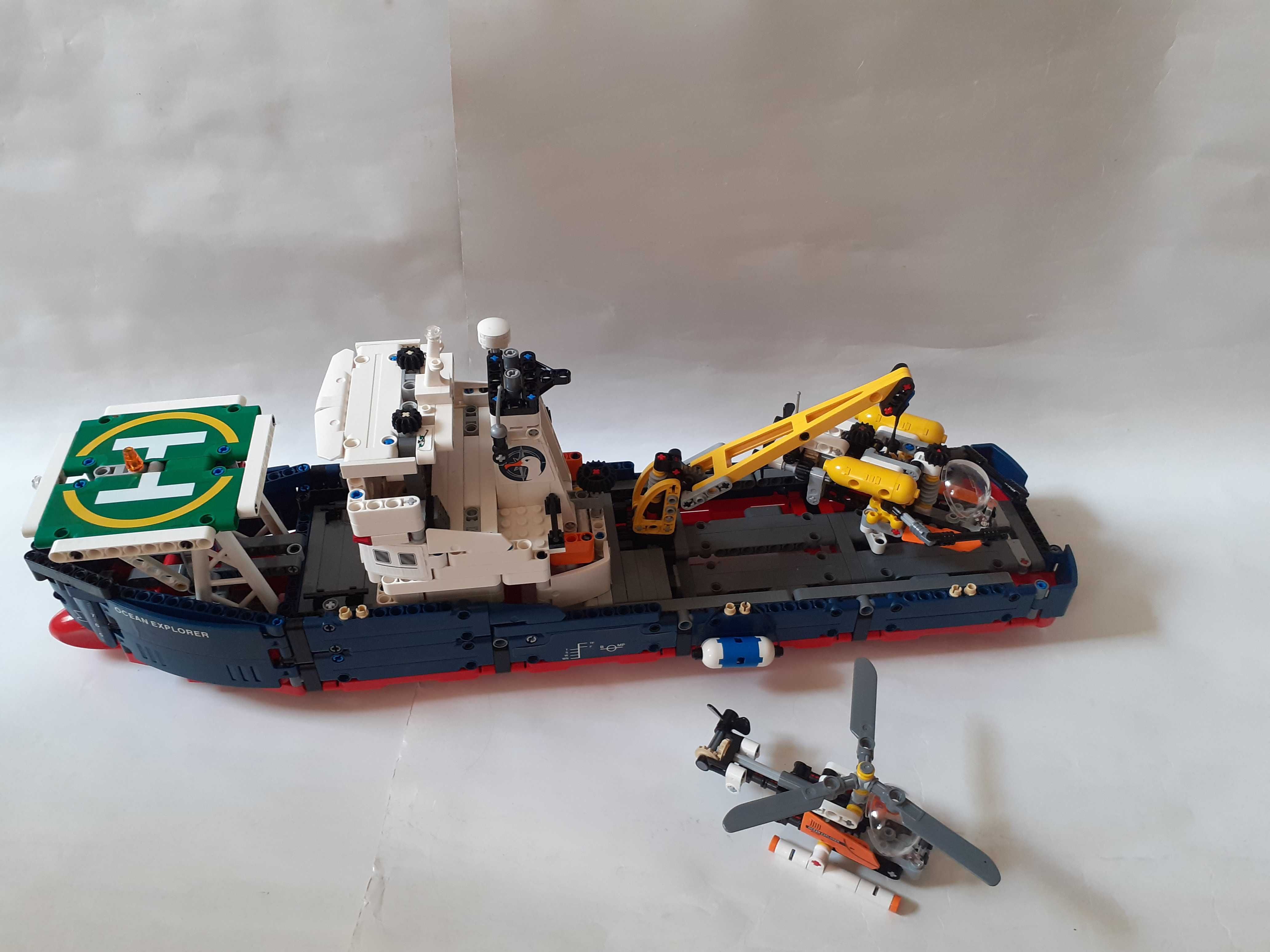 Lego Technic 42064 - Statek badawczy - Ocean Explorer