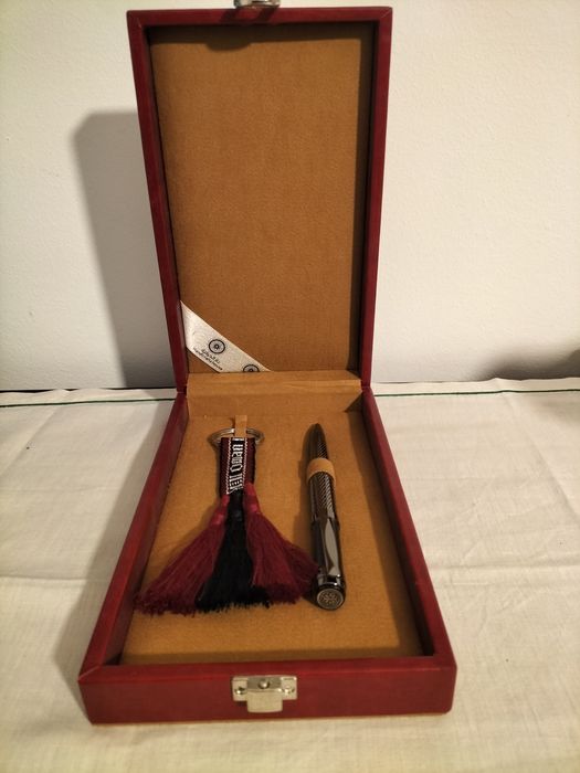 Caneta + porta-chaves