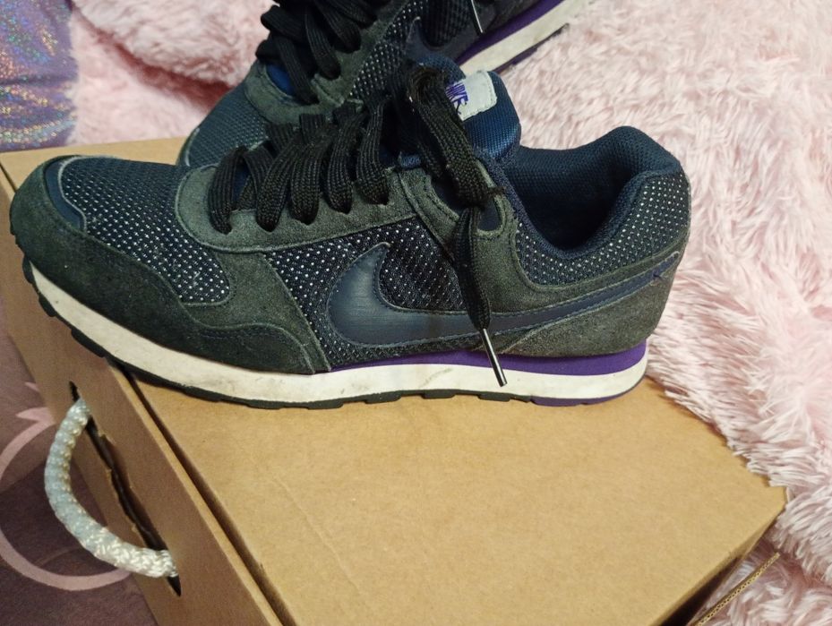 Кросівки NIKE Mid Runner