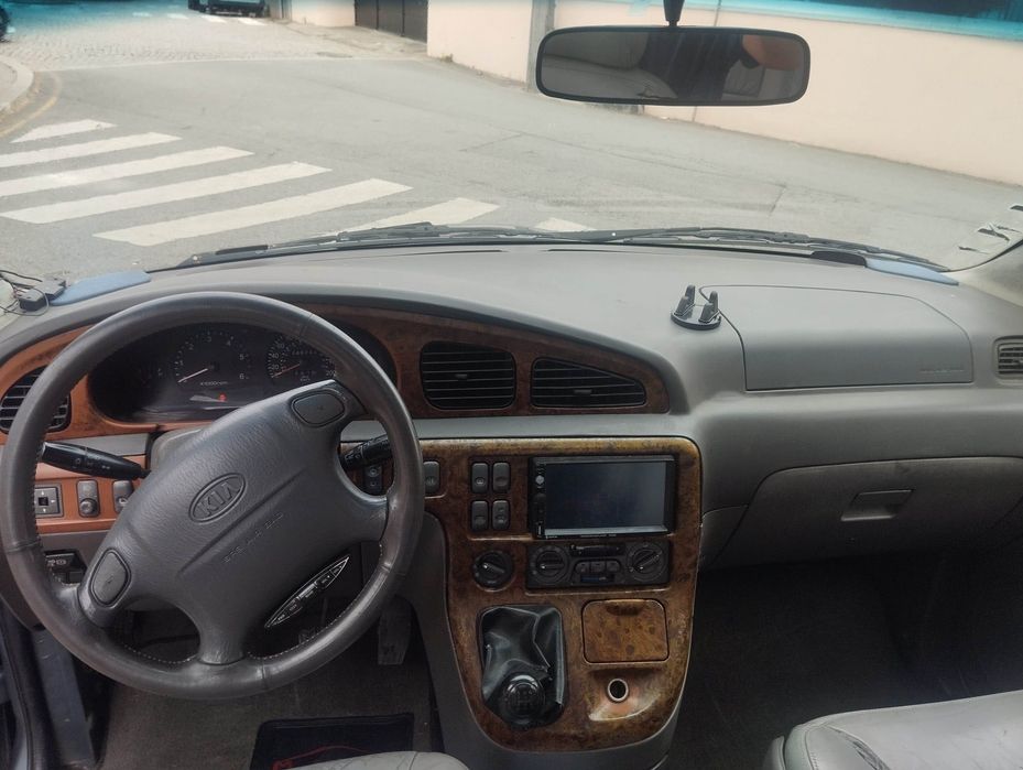 Carrinha Kia Carnival 7 lugares