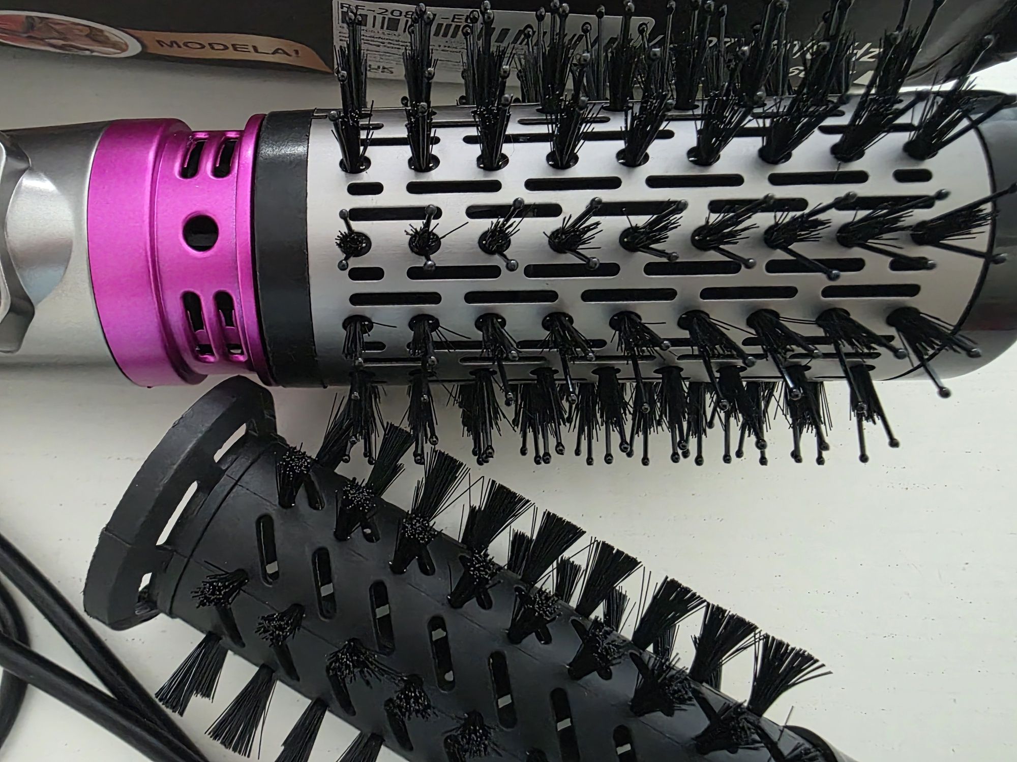 Secador de cabelo rotativo, 2 escovas, novo