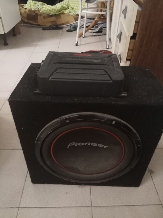 Caixa de som em ótimo estado