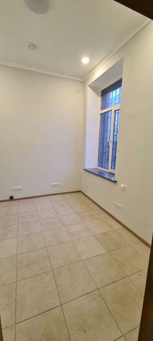 Оренда офісного приміщення в центрі Звягеля — вул. Соборності, 14а