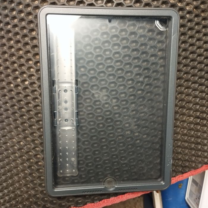 Чехол для iPad 5-6 поколения