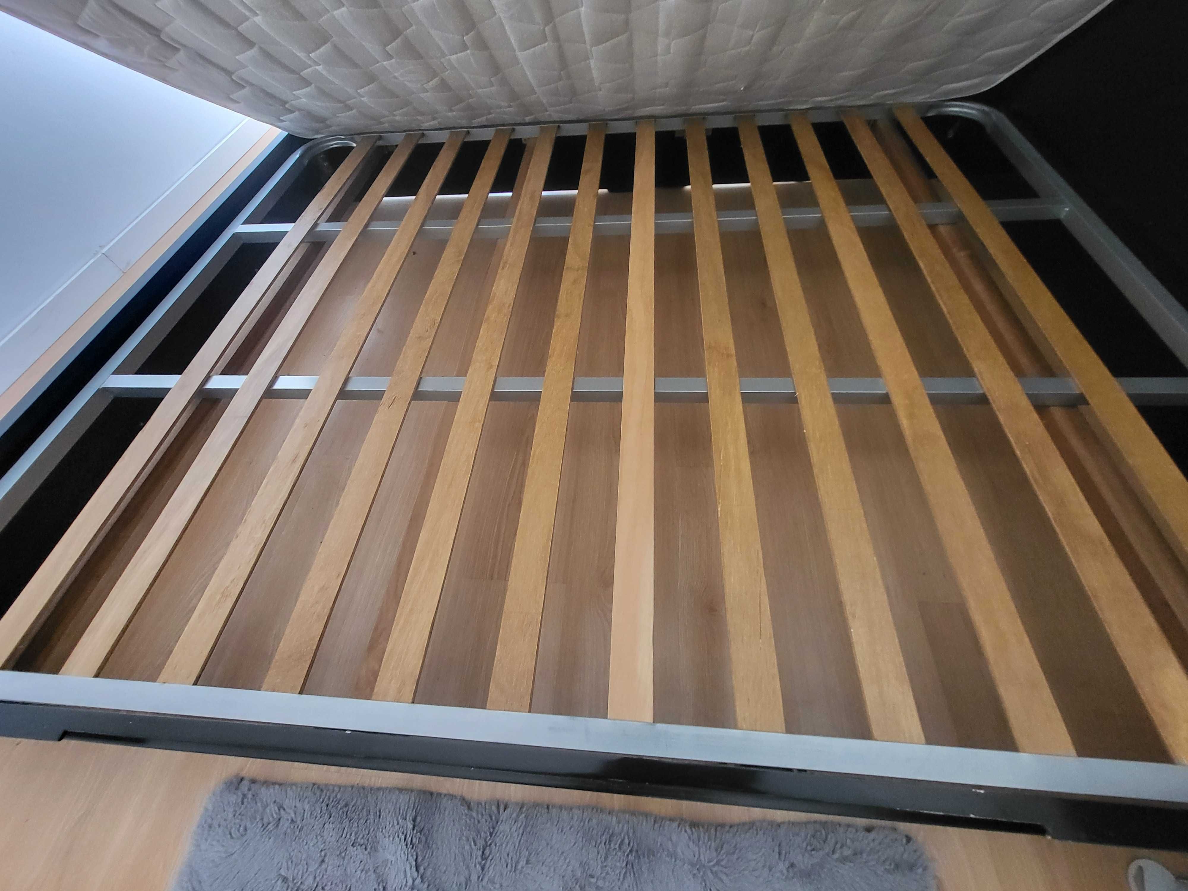 Cama de casal (160x200) com colchão