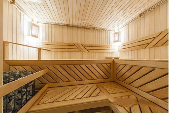 Дом в коттеджном городке с выходом на воду, Козин, Дамба