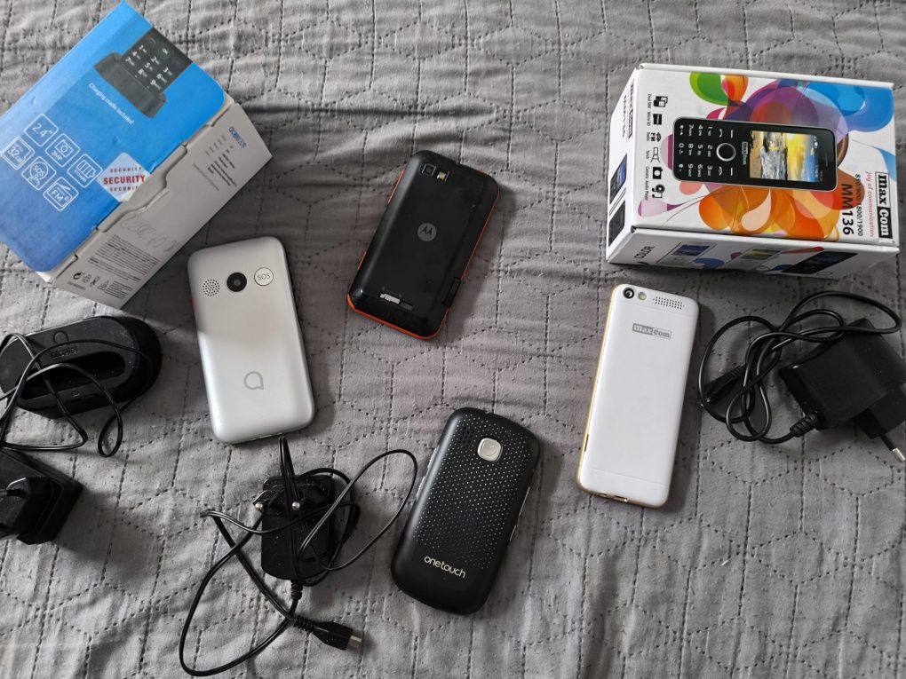 Cztery sprawne telefony MaxCom, Alcatel, Motorola Defy,Alcatel