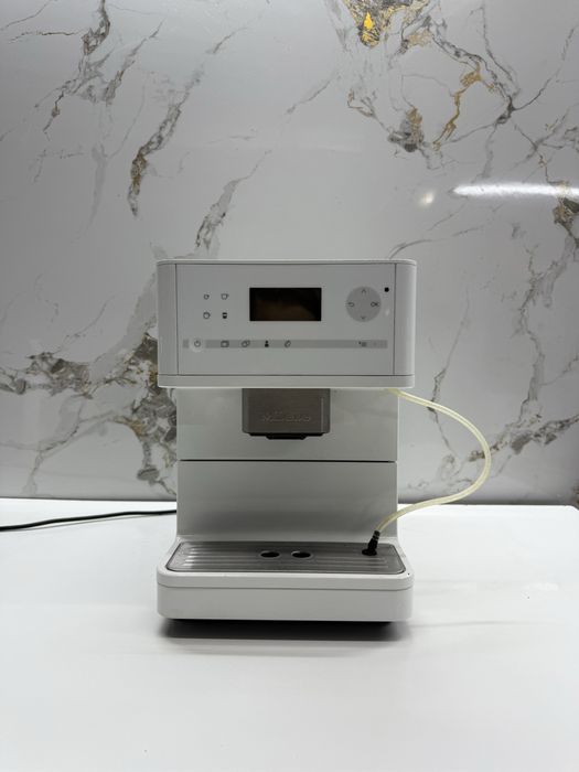Кавомашина Miele CM6150