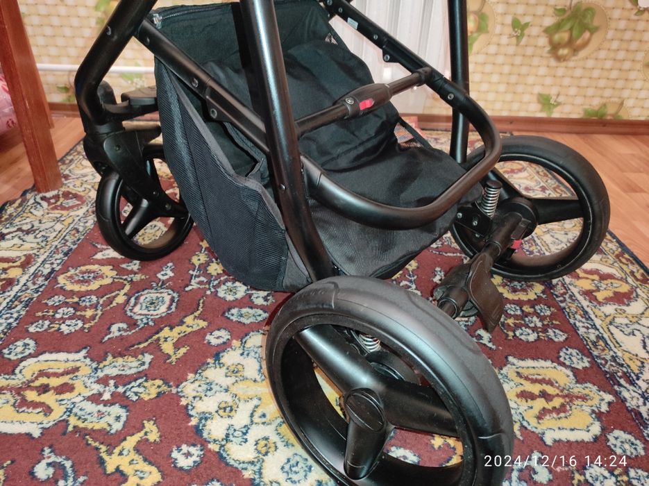 Продам детскую коляску