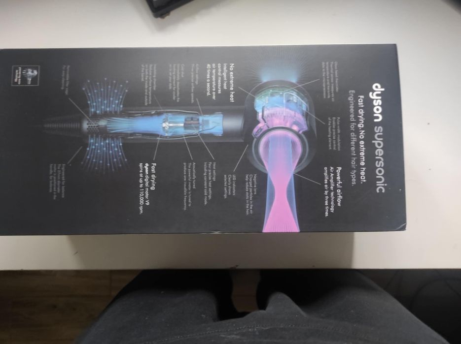 Suszarka do włosów dyson