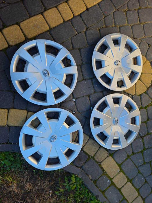kołpaki 17 Toyota oryginalne miekkie nieuszkodzone bardzo ladny wzor