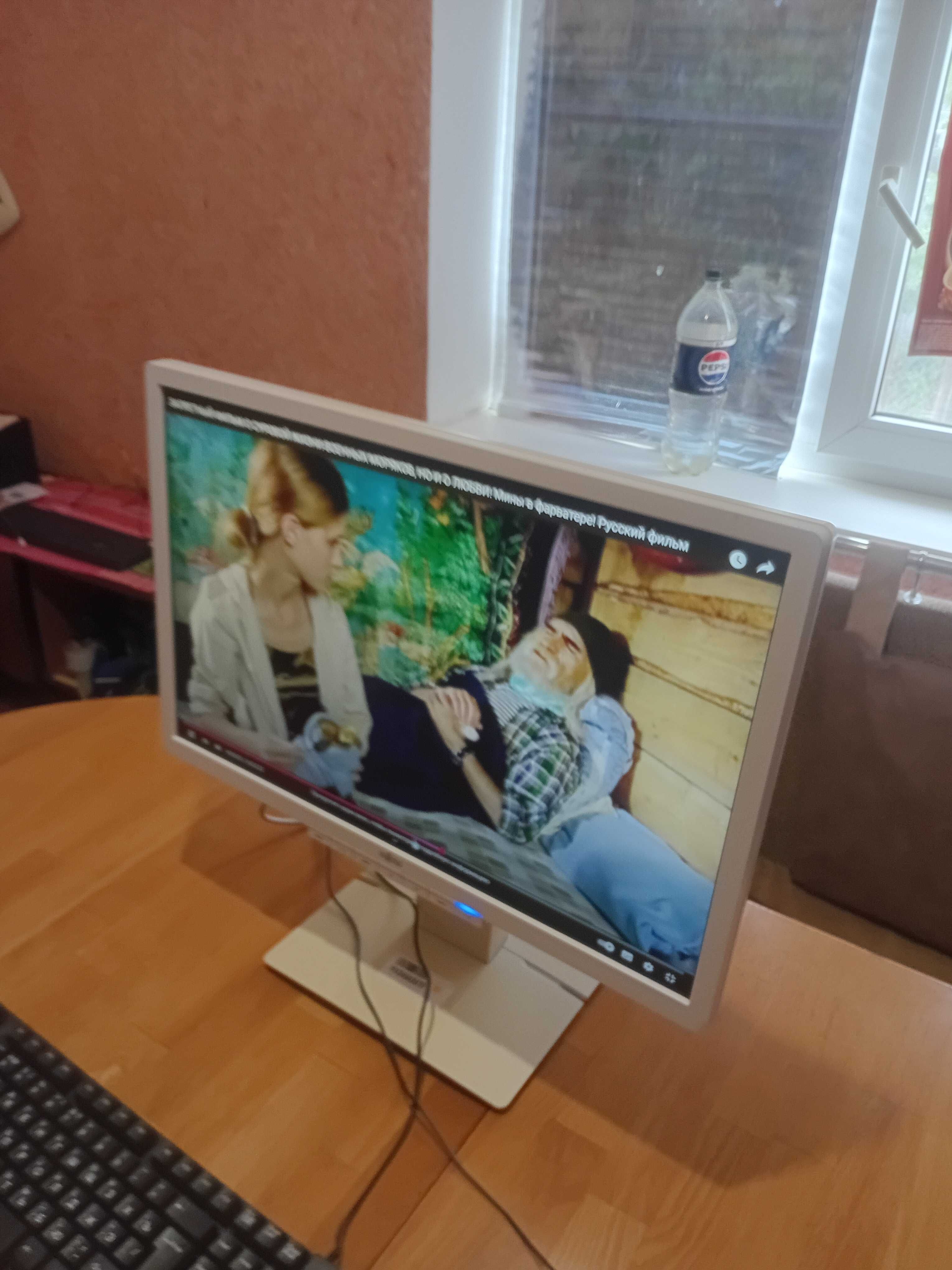 Монитор для компьтыра  Fujitsu B22W - 6 LED