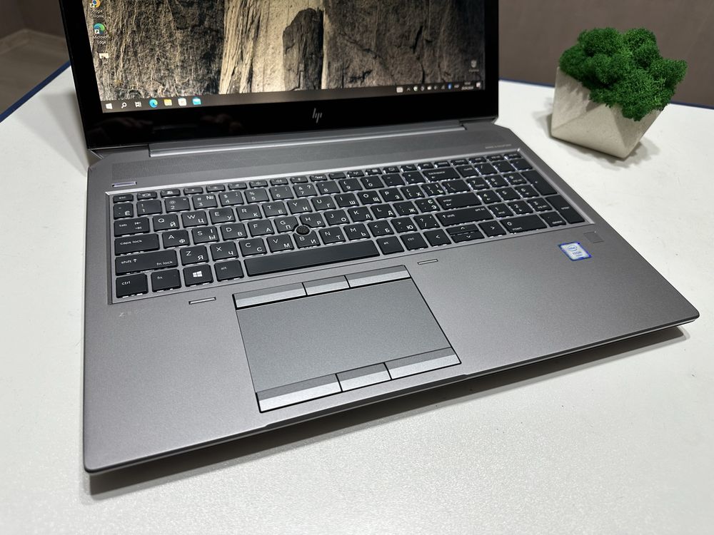 HP Zbook15 G5 15,6"FHD IPS|E-2176M| 32 DDR4|SSD 1Tb |P2000M 4Gb GDDR5