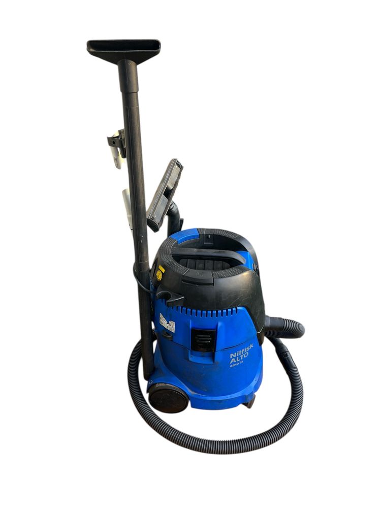 Odkurzacz przemysłowy Nilfisk 1200 W, 25 L, mokro-sucho