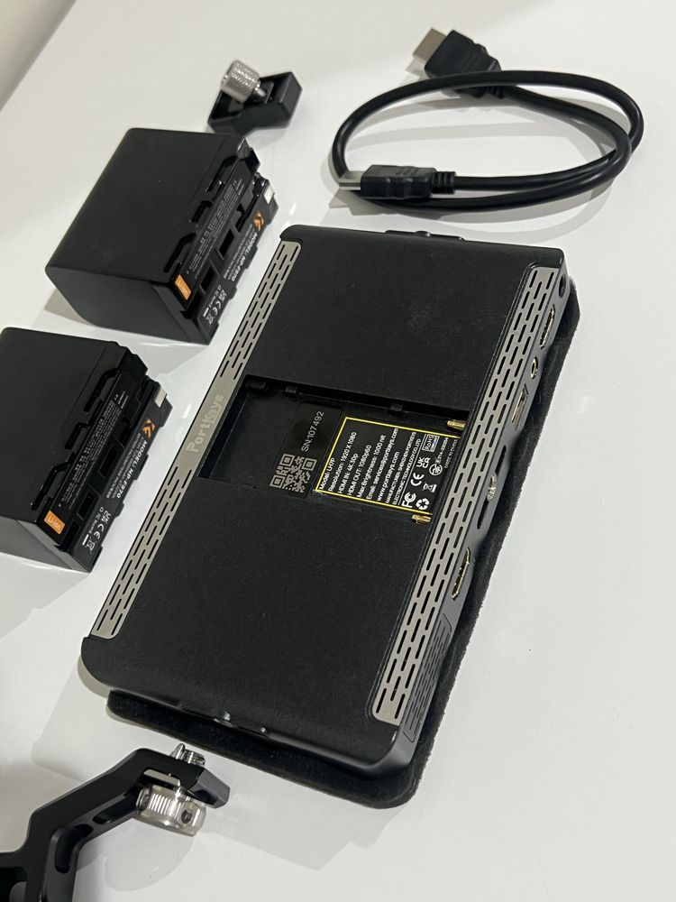 Monitor Portkeys LH7P + Smallrig Top Handle
