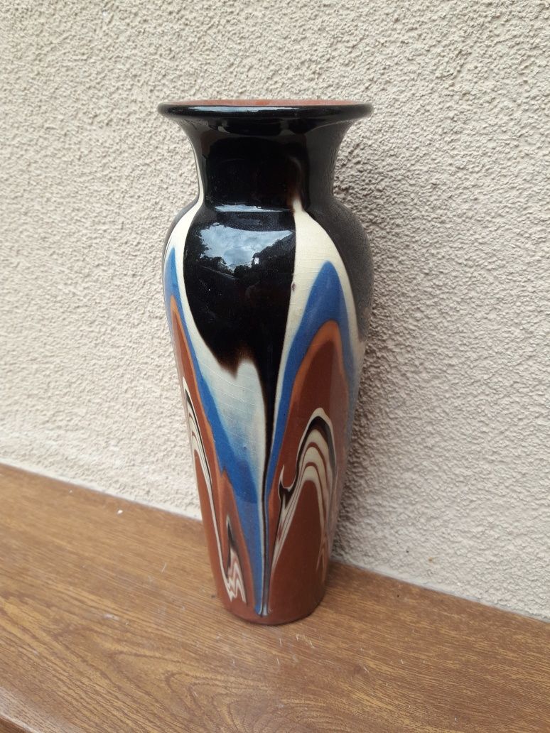 Piękny porcelitowy  flakonik wazon