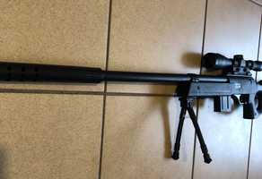 Снайперська гвинтівка з оптичним прицілом та сошками,92 см