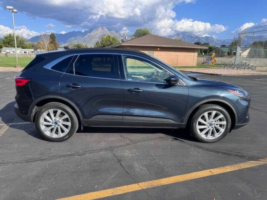Ford Escape Titanium      2022