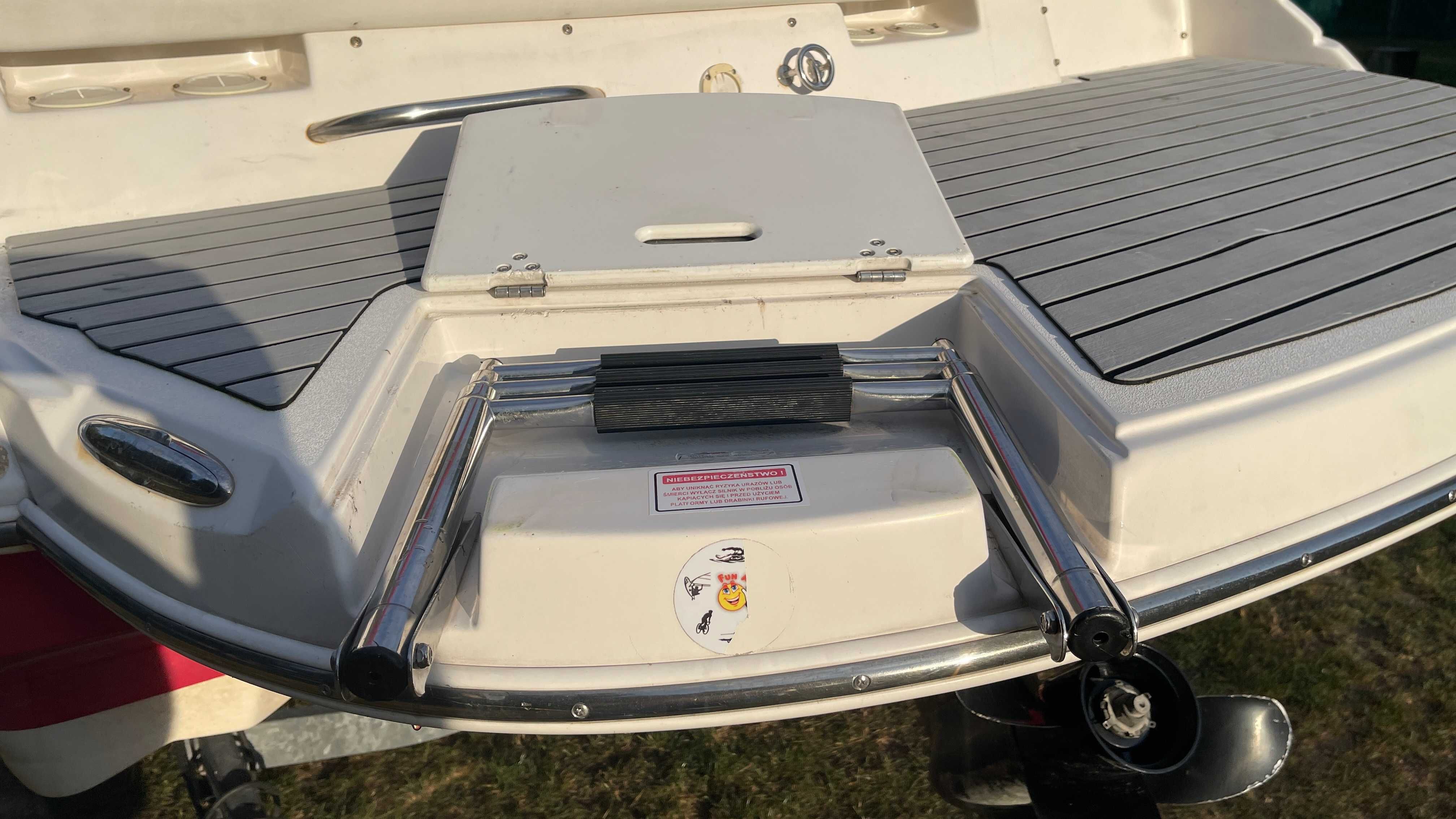 motorówka Rinker Captiva 192