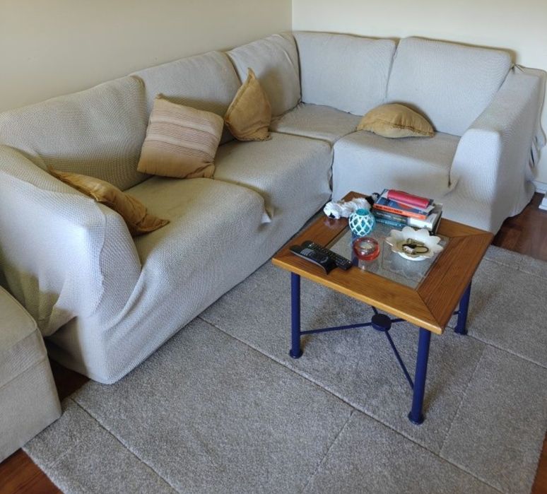 Sofá branco usado, com capa lavável + 1 Puff