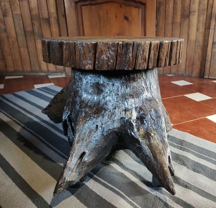 Столик.                                       .