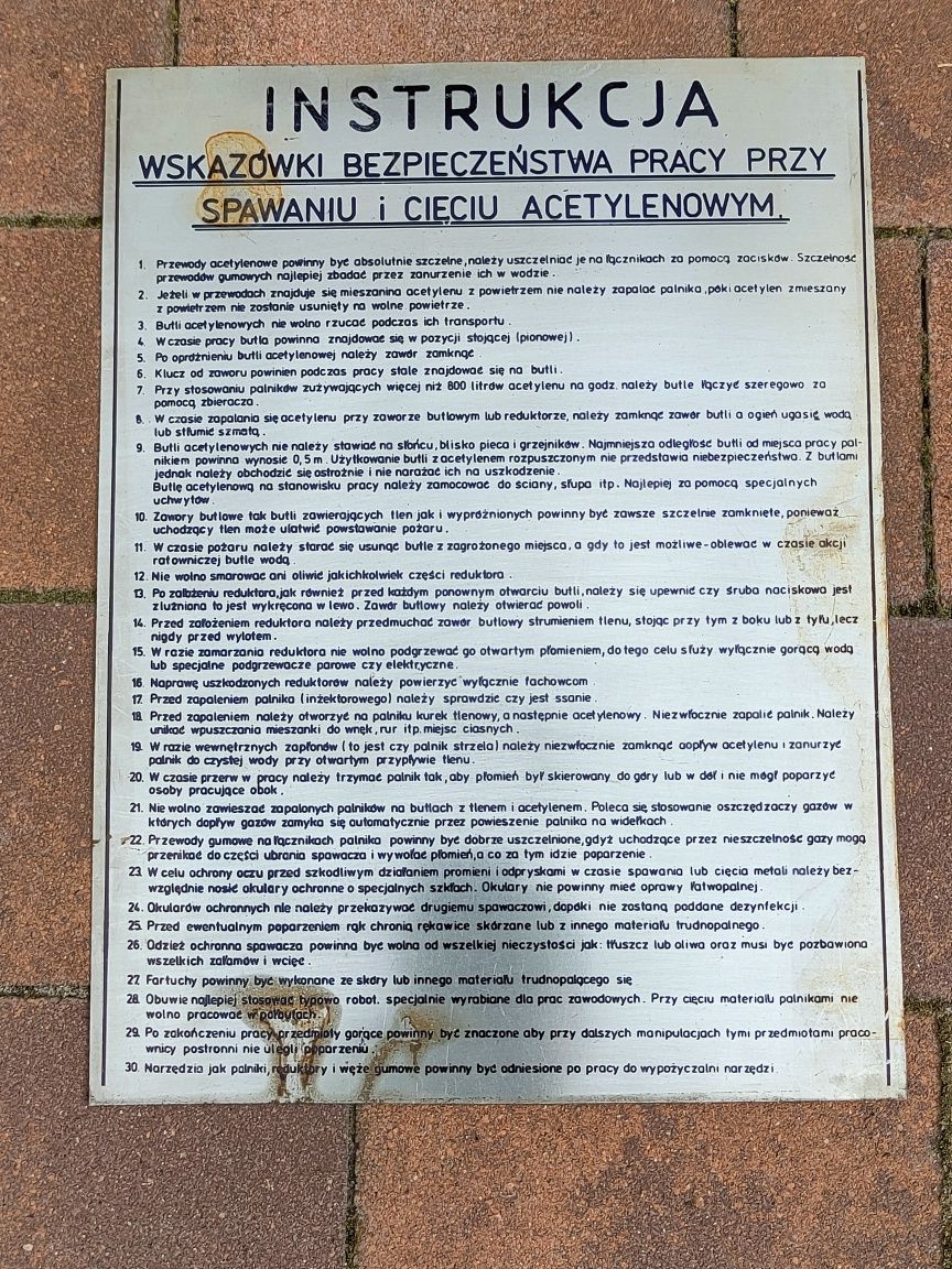 Tablica z okresu PRL-u BHP spawanie i cięcie acytylenem