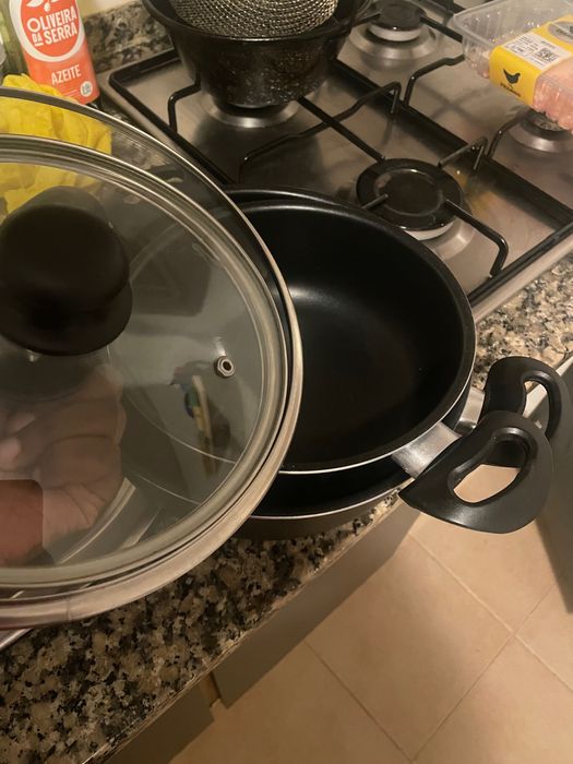 Conj. Panelas pouco usadas