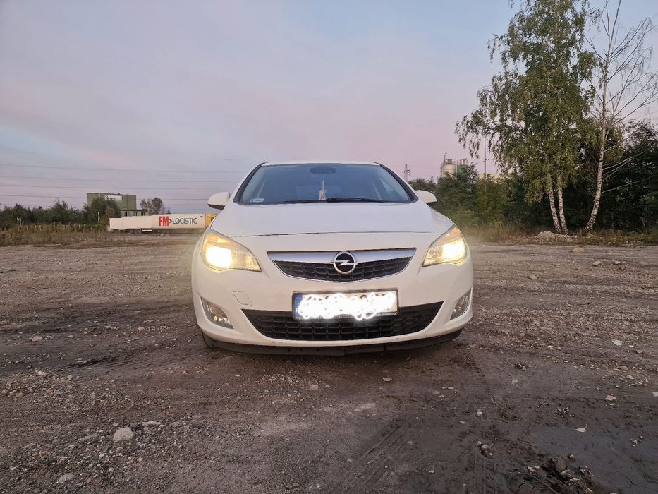 Opel Astra J 2010r