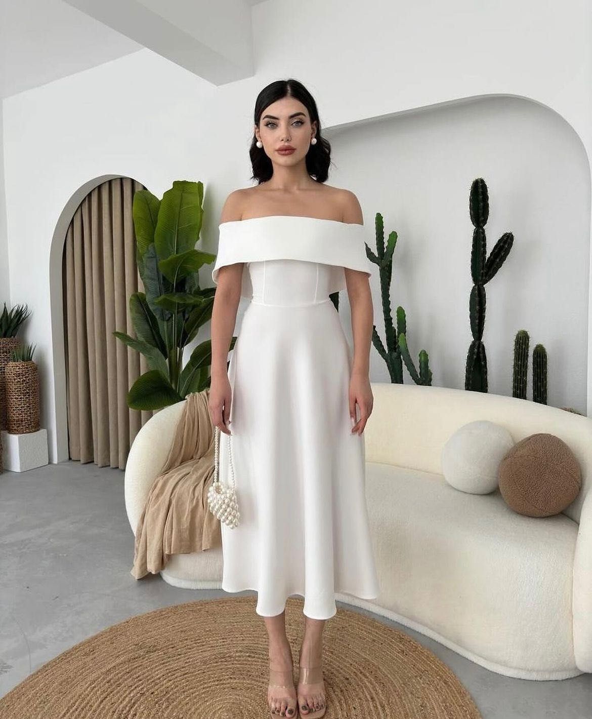 Випускна біла сукня