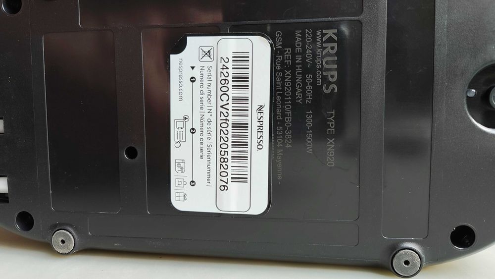 Máquina de café Nespresso Vertuo Pop Coconut White, em óptimo estado!