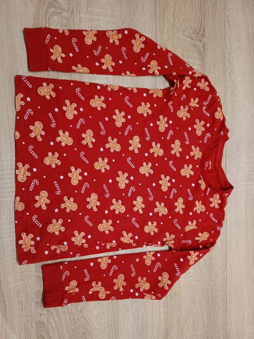Piżama z motywem świątecznym Sinsay w rozmiarze 134
Używana, w