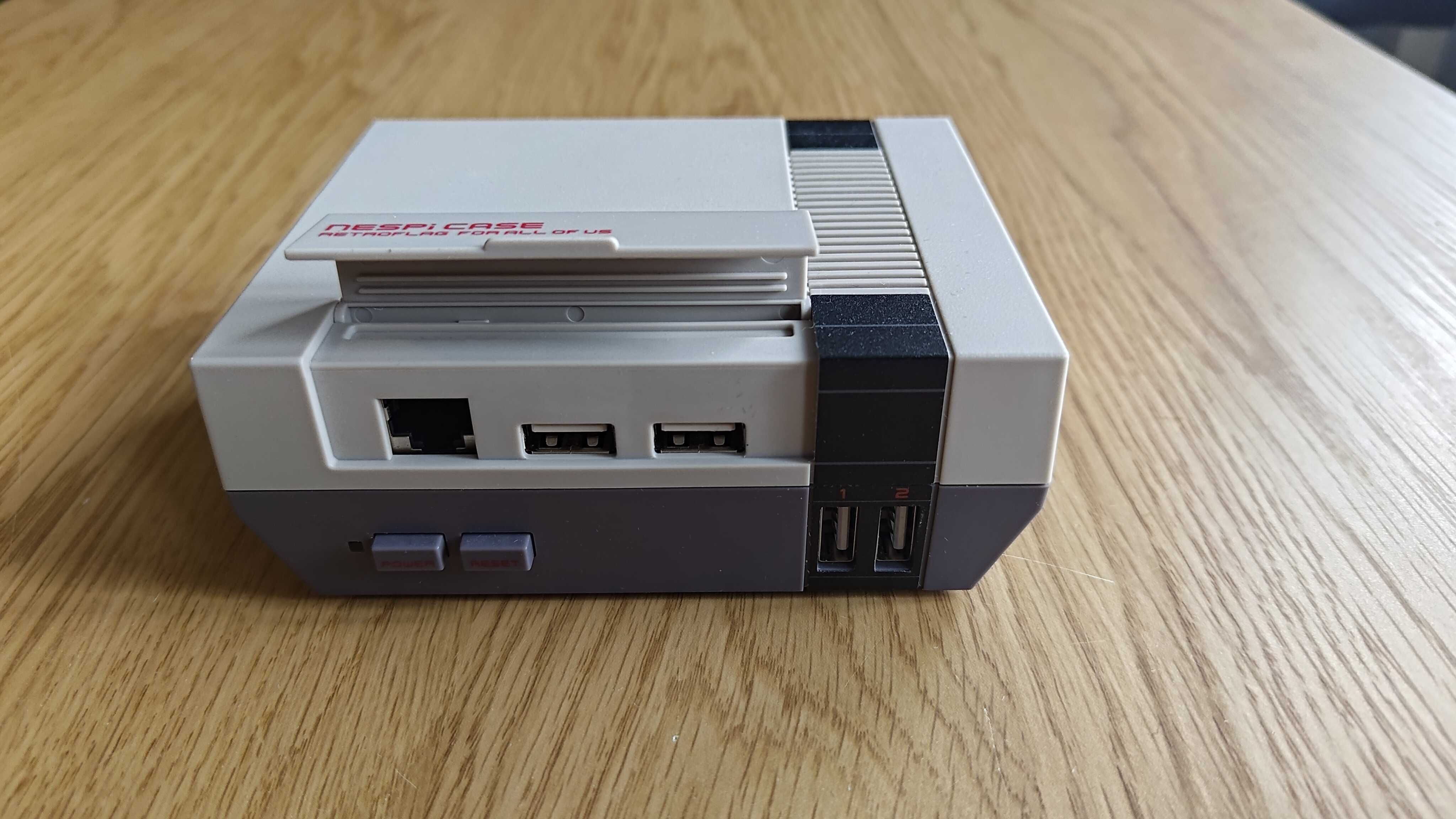 Rasberry Pi2/3 obudowa retro Nintendo NES + pady