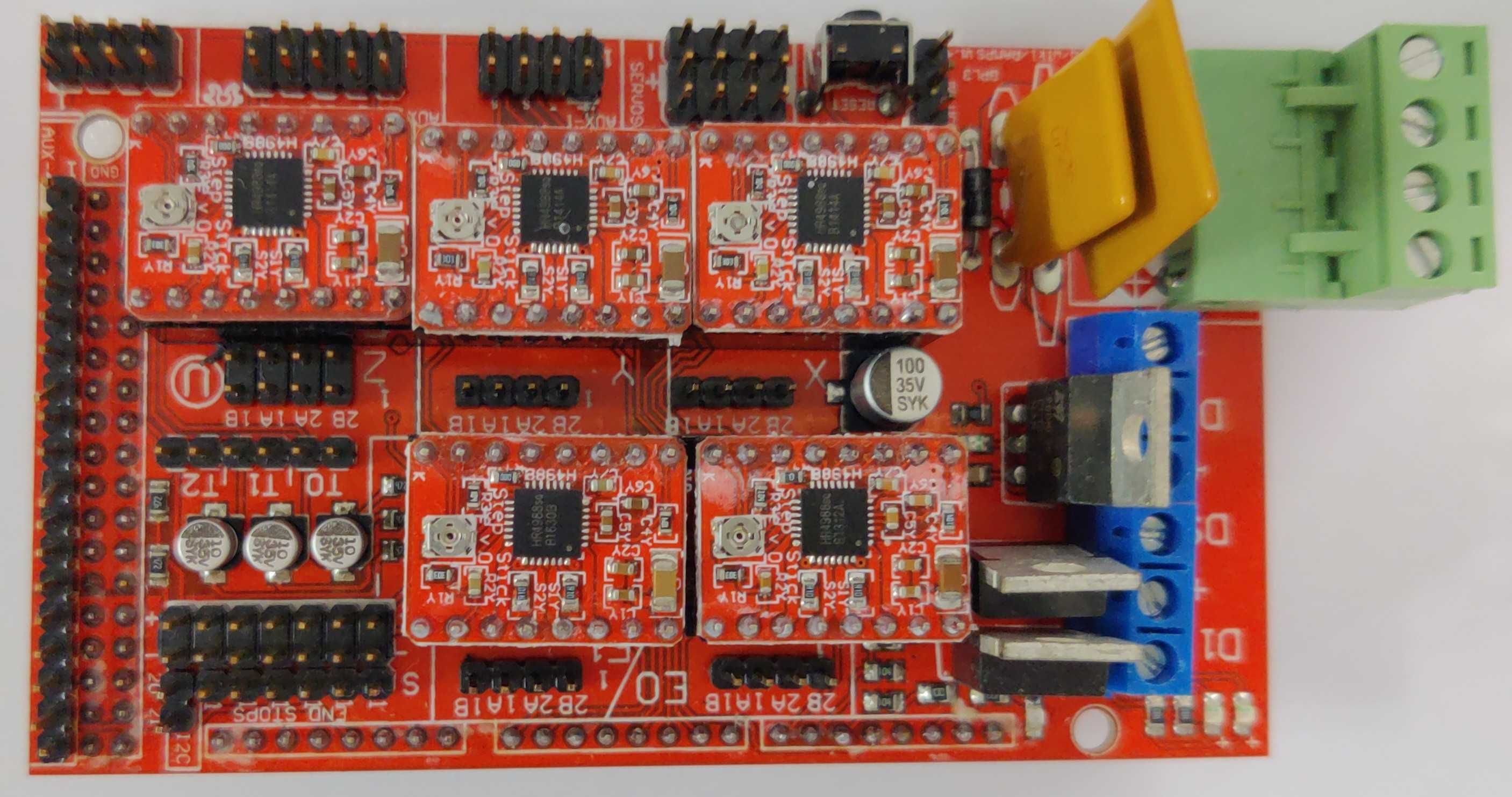 Arduino Mega RAMPS Shield + 5 Drivers