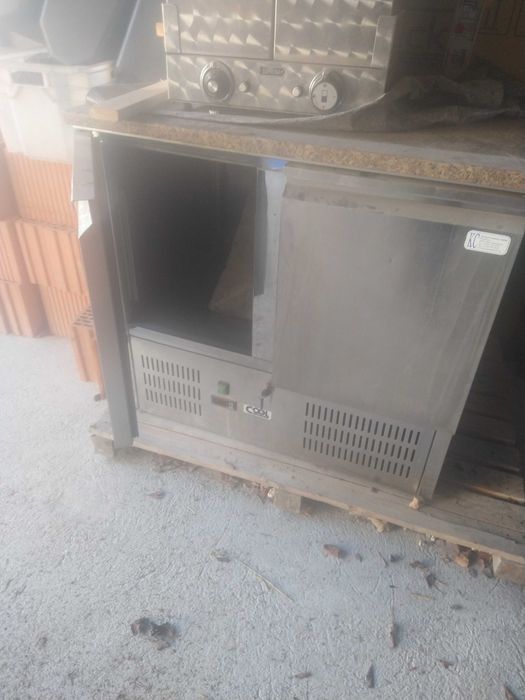 Stół chłodniczy sałatkowy