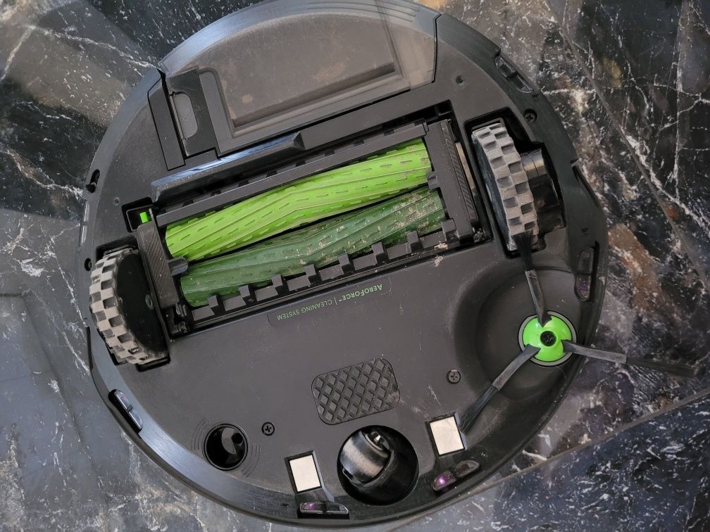 Sprzedam iRobot Roomba j7