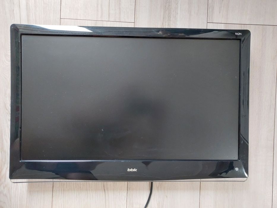 Телевізор BBK LEM-2449HD  + кріплення на стіну