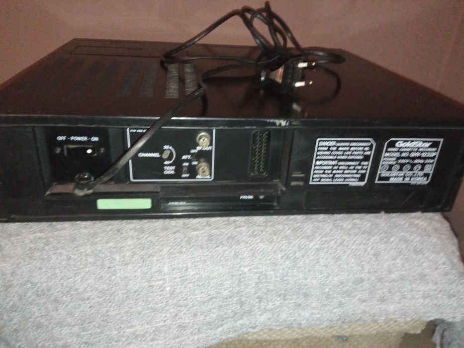 Magnetowid VHS  Sanyo GoldStar ITT Digital - opis.