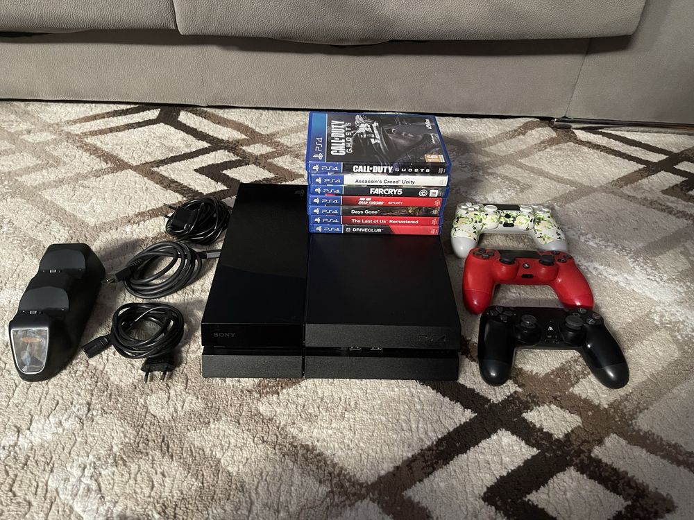 Playstation 4 com 7 jogos e 3 comandos